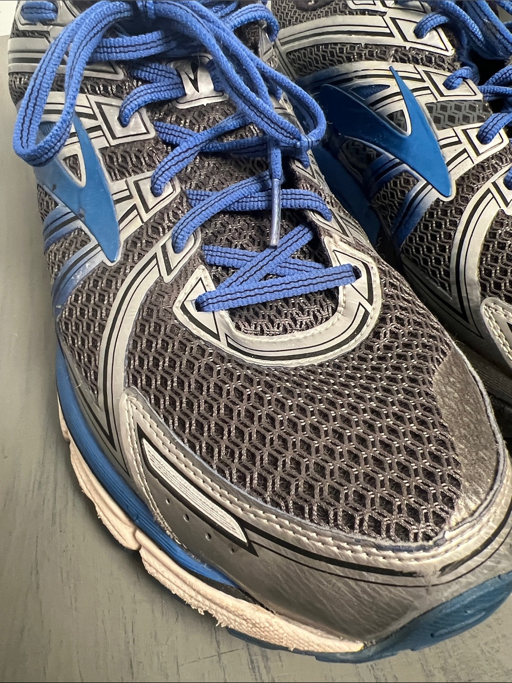 Brooks GTS Adrenaline 17. Running Shoes in Black and Blue size 14 wide. Men’s - Picture 12 of 16